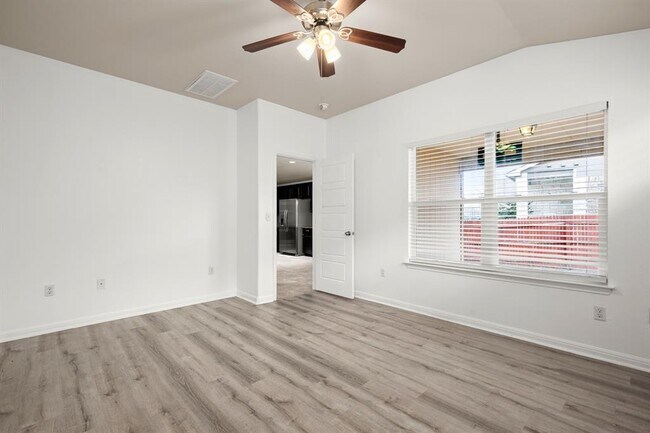 Building Photo - 101 Song Sparrow Cv