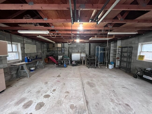 Building Photo - 1515 House