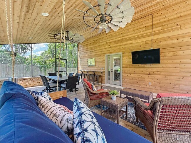 Building Photo - 4661 SW 7th Avenue Rd