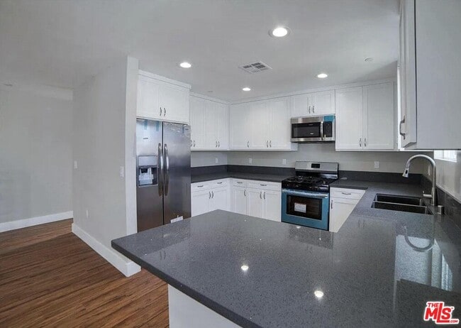 Building Photo - 2303 Hauser Blvd