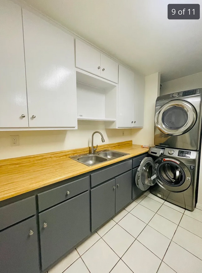 Building Photo - 145 E Pleasant St