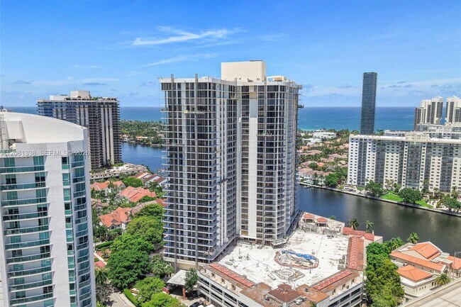 Building Photo - 19355 Turnberry Way