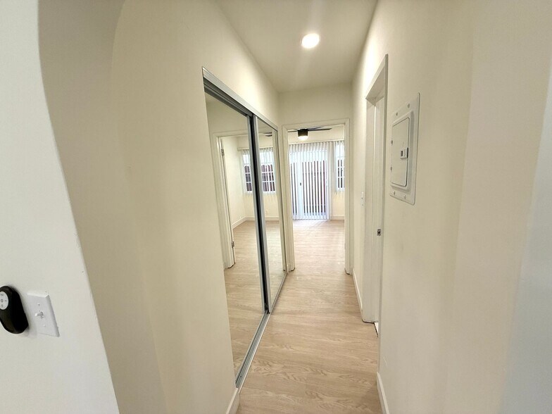 Building Photo - 3317 Keystone Av