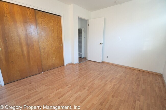 Building Photo - 2211 Pacific Ave