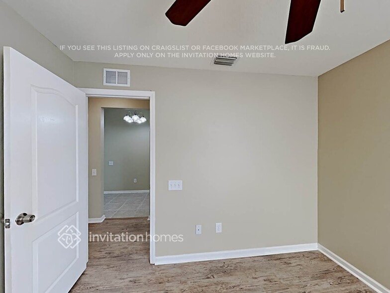 Building Photo - 10203 Hunters Haven Blvd