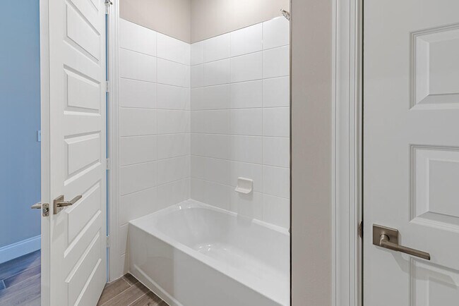 Building Photo - 9002 Dahlia Cir