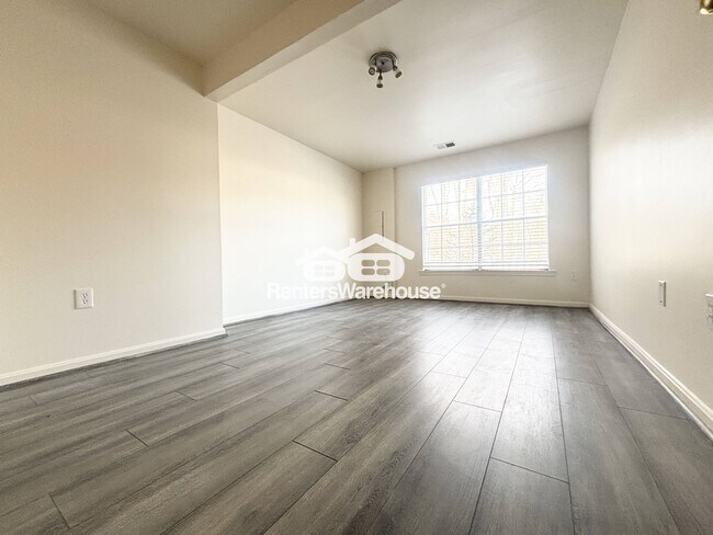 Building Photo - 1525 Casino Cir