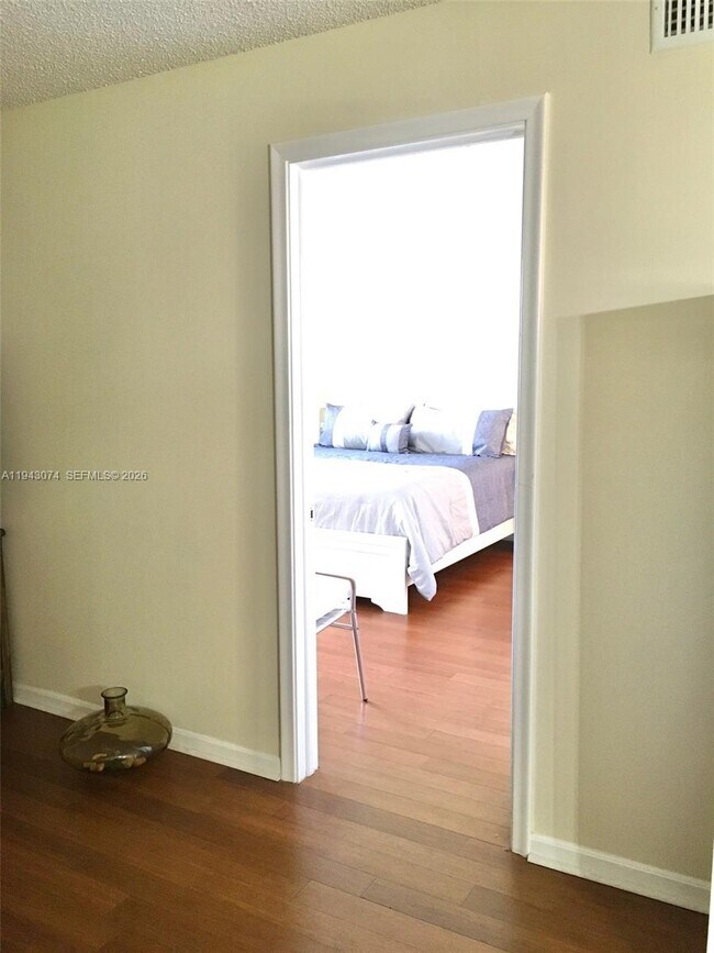 Building Photo - 8980 S Hollybrook Blvd