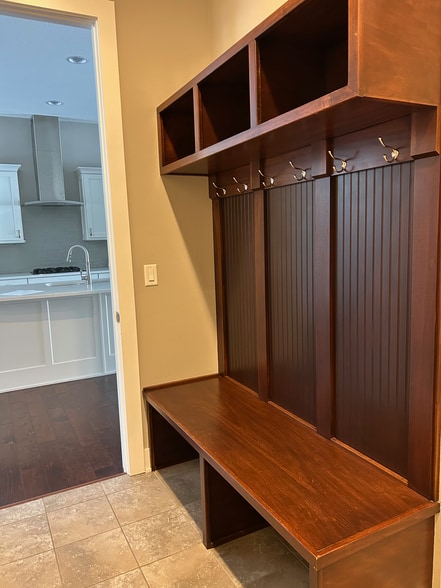 Entryway Nook right off of attached garage - 1616 Park Ave