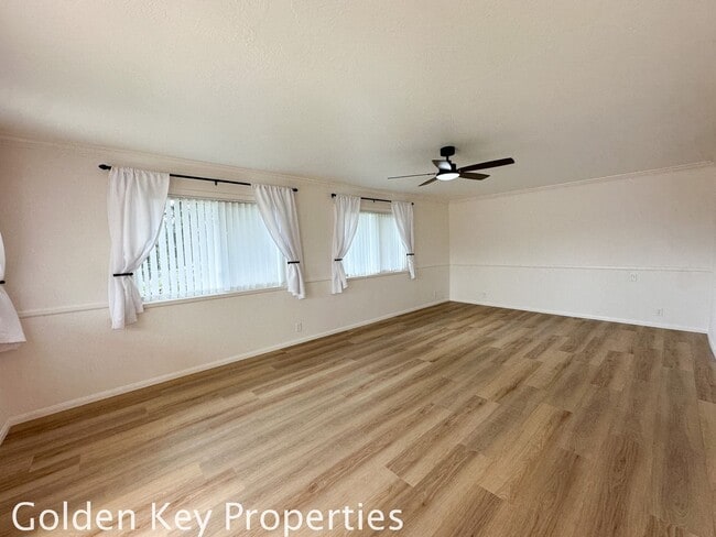 Building Photo - Beautiful home on a private, quiet street in Vista!