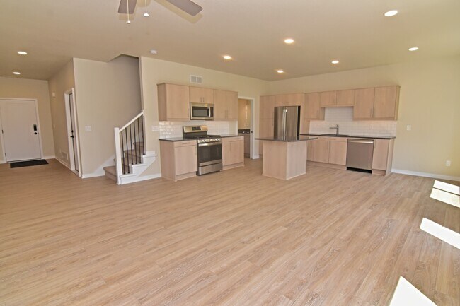 Building Photo - 14 Crosby Park Dr