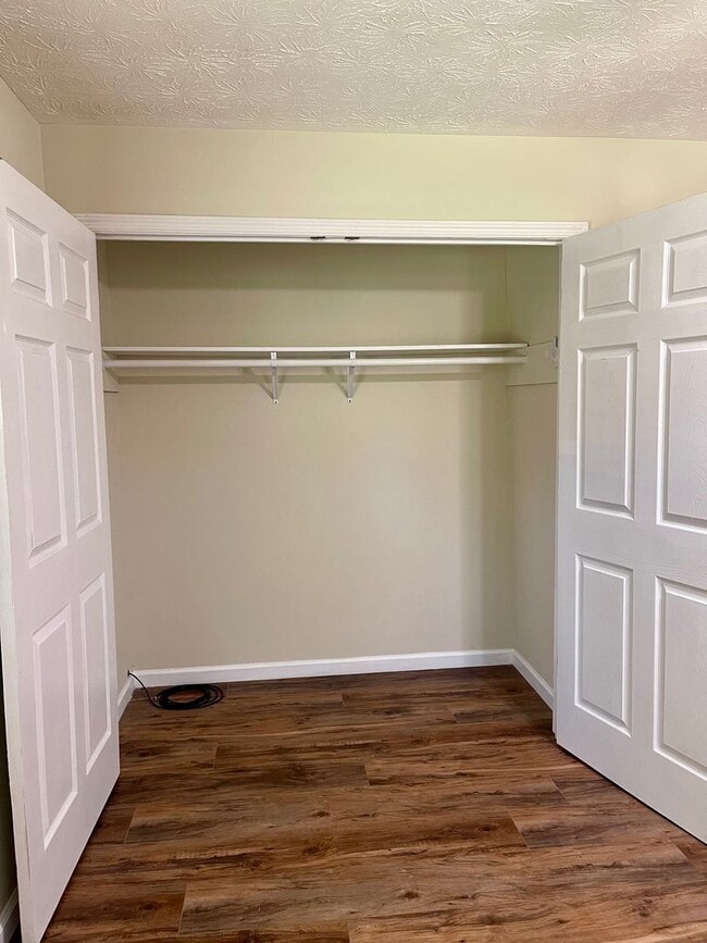 Building Photo - Beautiful newly remodeled home on over 3 a...