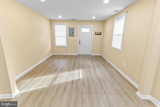 Building Photo - 28 B St