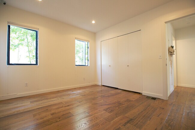 Downstairs bedroom with large closet - 2287 Glendale Blvd