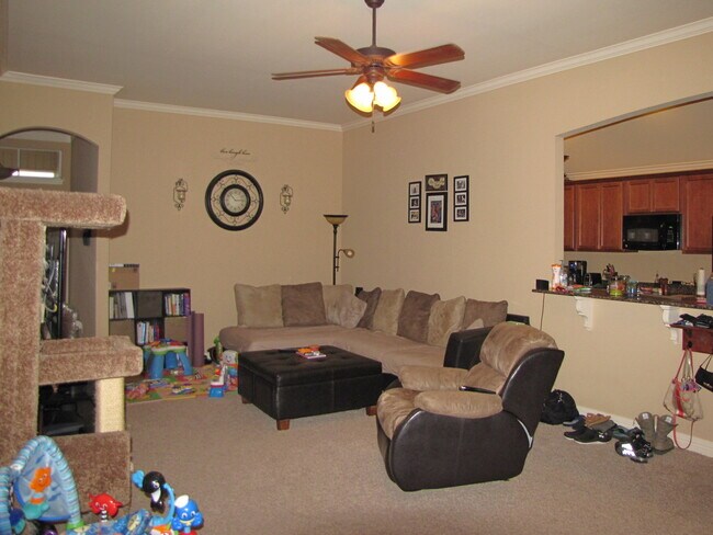 Building Photo - Savannah Place Beauty
