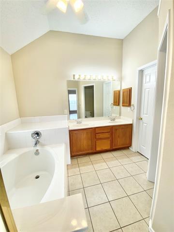 Building Photo - 7905 Copper Canyon Dr