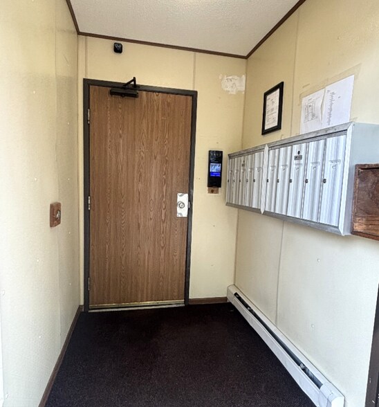 Building Photo - 411 5th Ave S