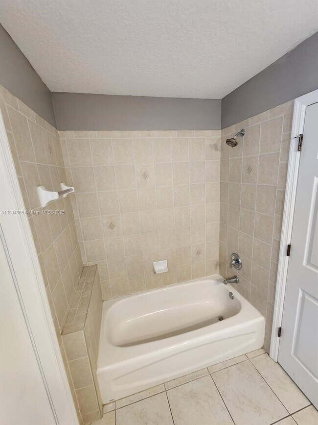 Building Photo - 6404 Las Palmas Way