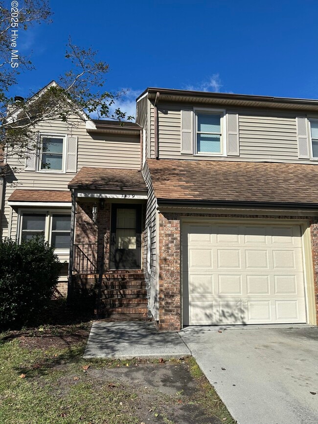 Primary Photo - 3439 Regency Dr