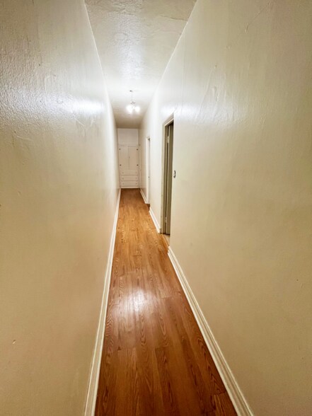 Building Photo - 227 S Gale Dr