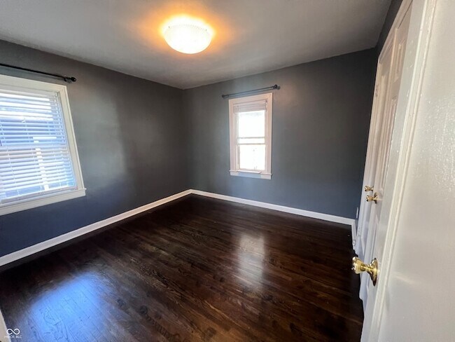 Building Photo - 1524 E 46th St