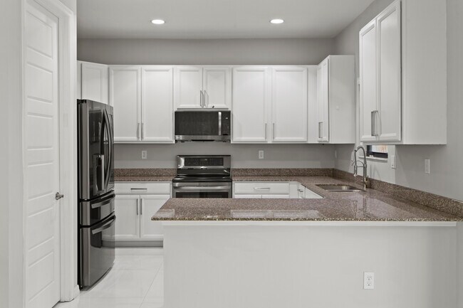 Building Photo - 635 NE 191st Terrace