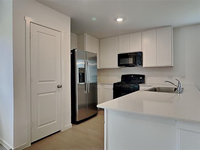 Building Photo - 1620 Parlier St