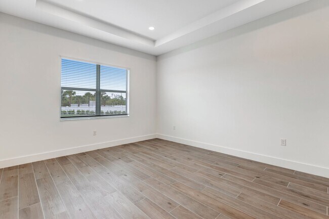 Building Photo - ** SEVEN SHORES ** 3+DEN / 2.5 BATH - BRAND NEW HOME! - LUXURY AMENTITES - PET OK - ANNUAL RENTAL