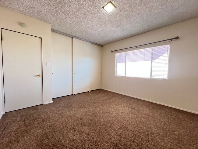 Building Photo - LEB