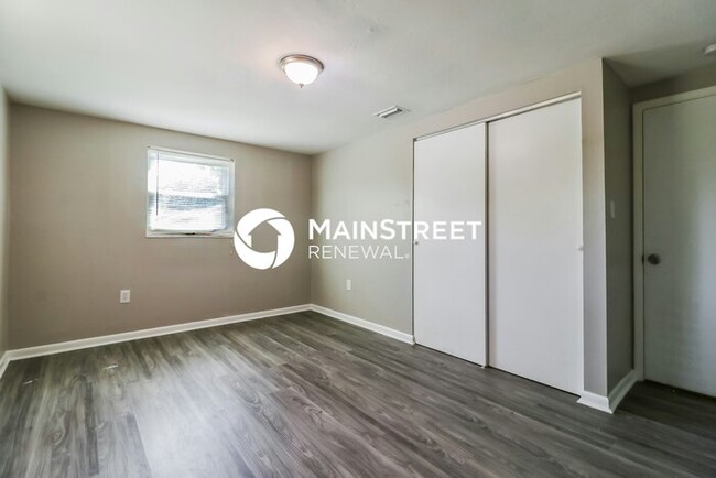 Building Photo - 8912 Hervel Cir