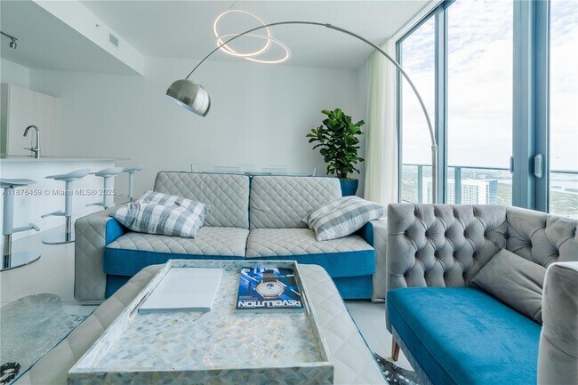 Building Photo - 501 NE 31st St