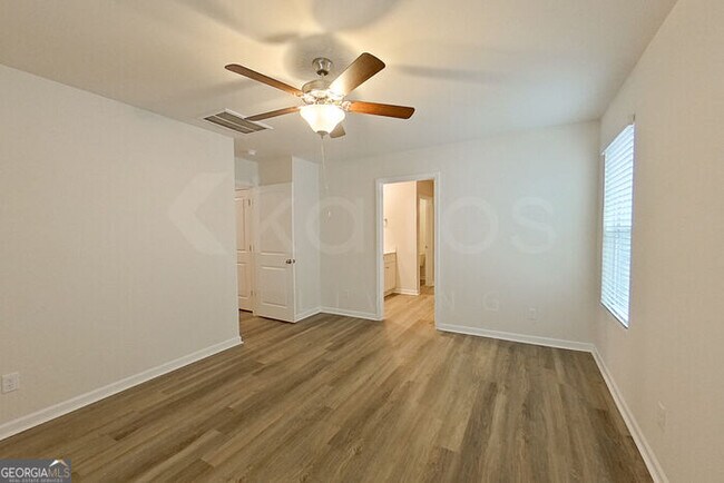Building Photo - 121 Overstreet Way