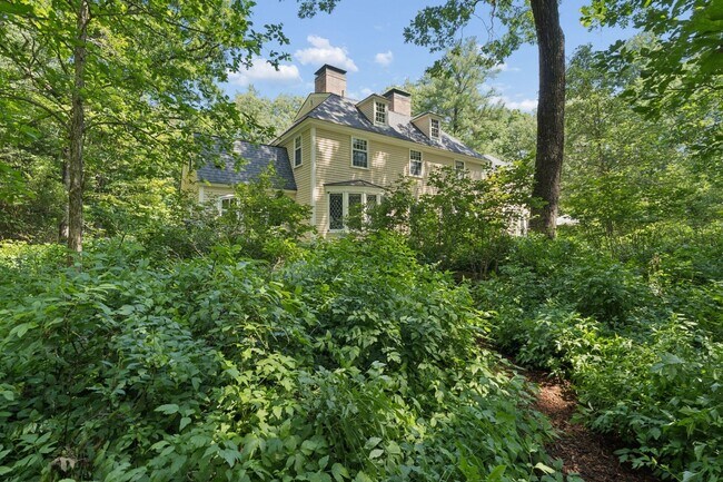 Building Photo - 99 Pond Rd