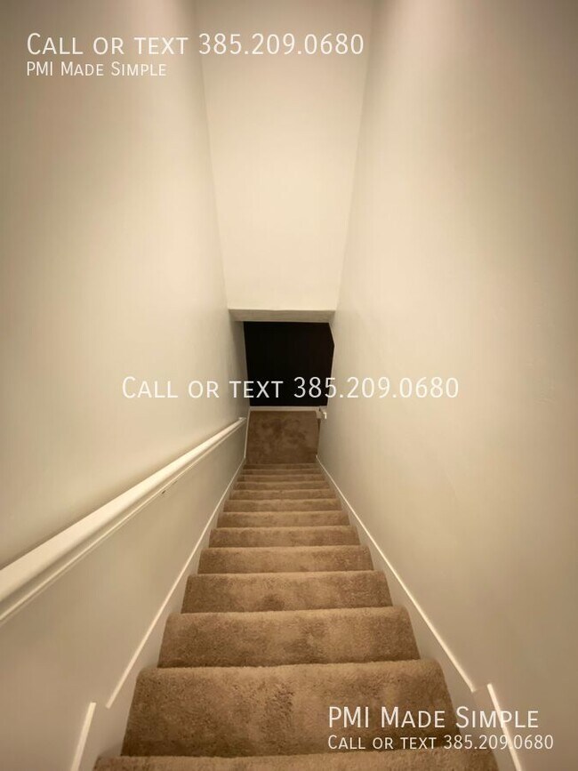 Building Photo - Clear and Bright, Newer Townhome in Rivert...