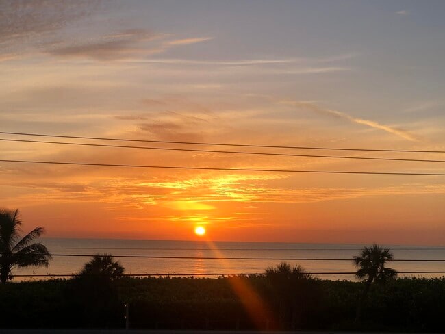 Building Photo - 5159 N Hwy A1A