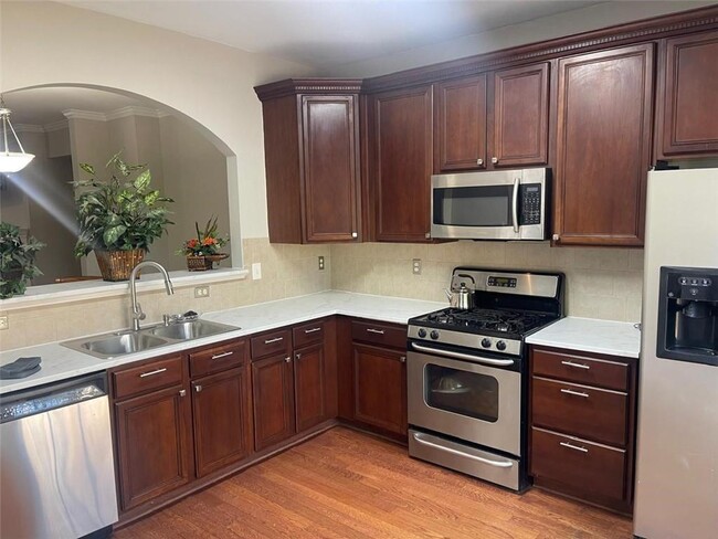 Building Photo - 3352 Chastain Gardens Dr NW