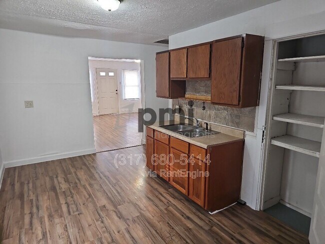 Building Photo - 835 S Old US Hwy 31