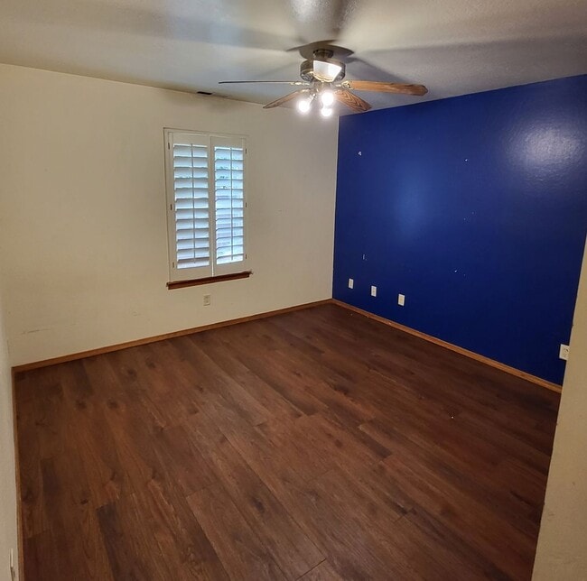 Building Photo - Bright Spacious Kachina Village Home!