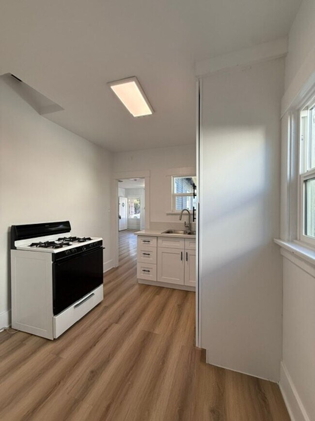 Building Photo - Jannsen Property