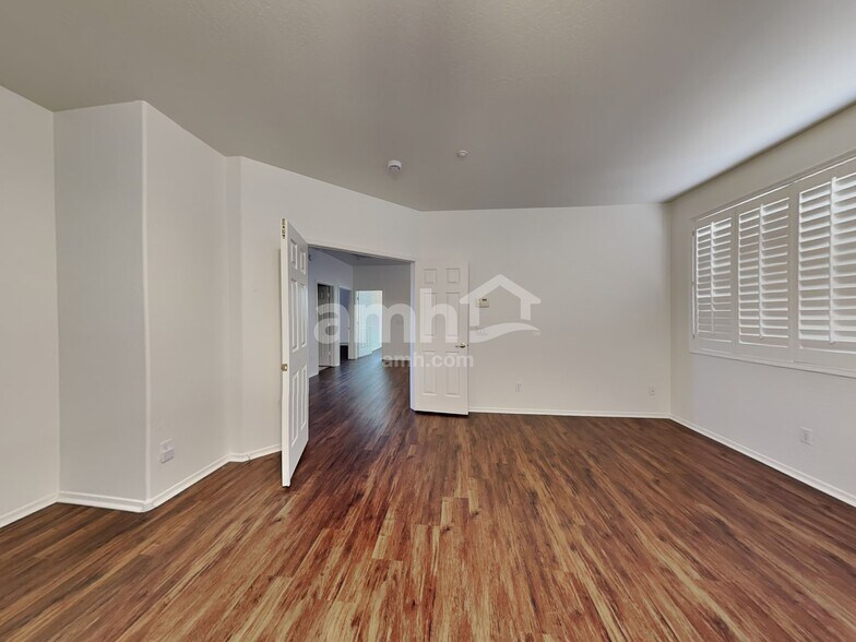 Building Photo - 6829 W Yearling Rd