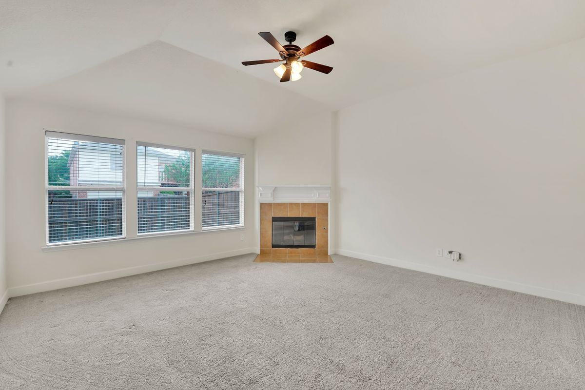 Building Photo - 12618 Red Hawk Dr