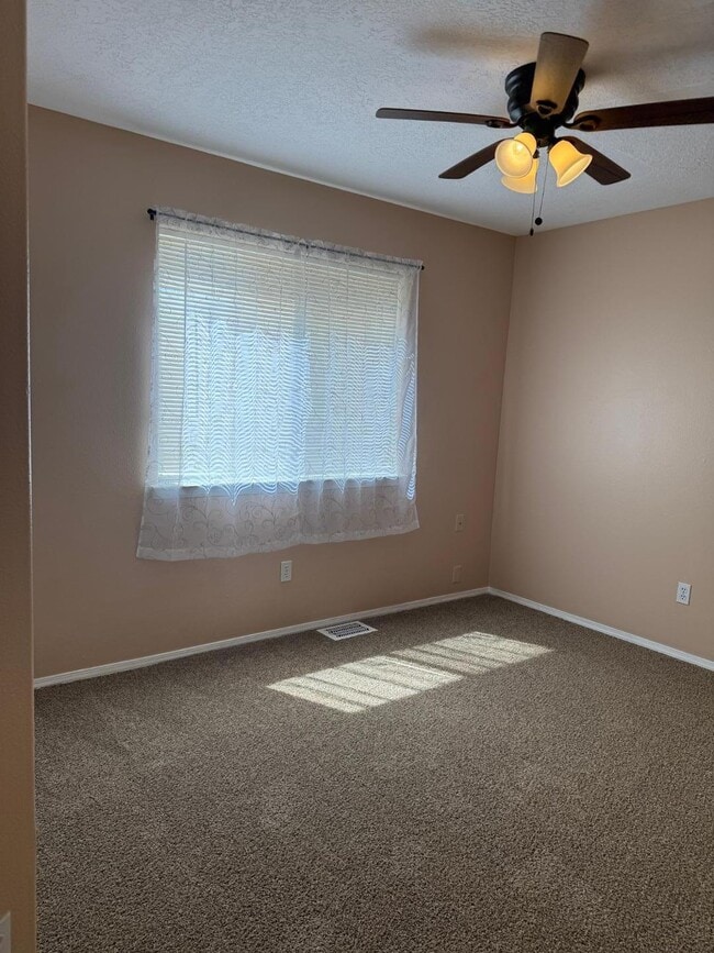 Building Photo - 256 Glenridge Park Ln NE
