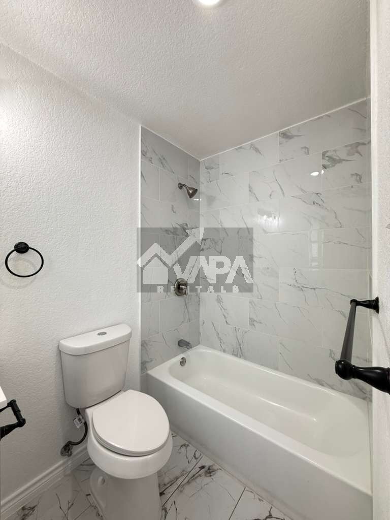 Building Photo - 9702 Hidden Ledge