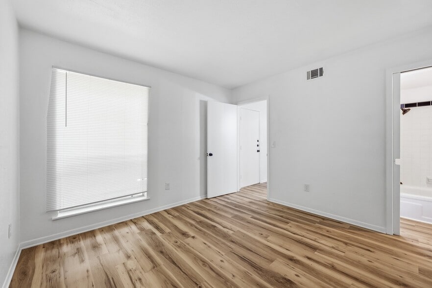 Building Photo - 801 W Gibson St