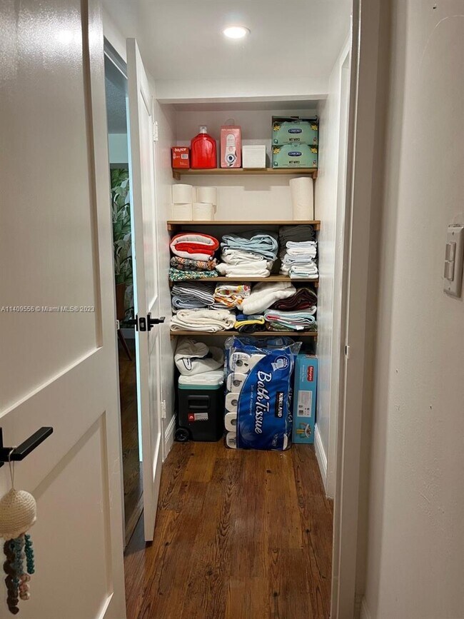 Building Photo - 13155 Ixora Ct