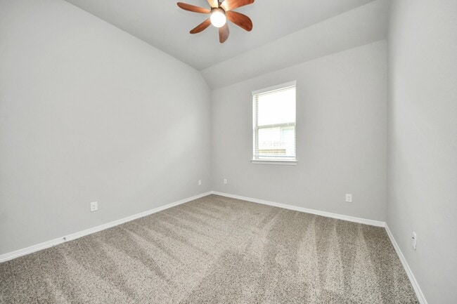 Building Photo - 9019 Emerald Cane Dr