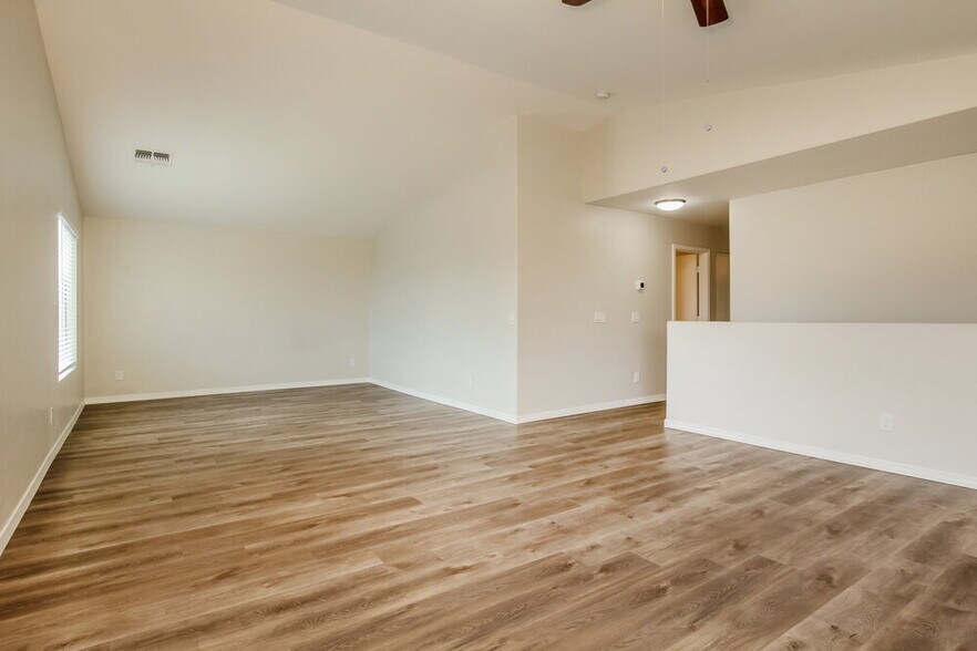 Building Photo - 6815 N 129th Dr