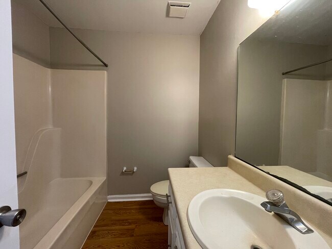 Building Photo - 100 Lanier Dr