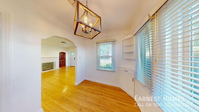 Building Photo - 14338 Califa St
