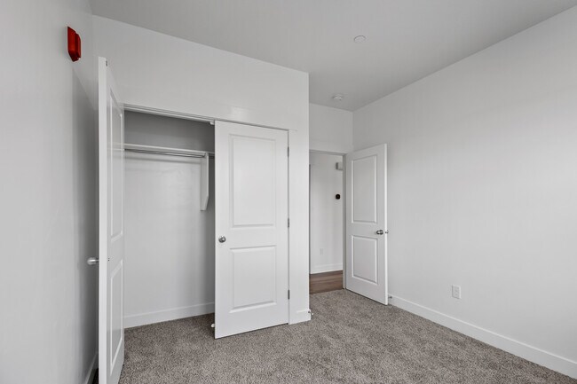 Building Photo - 5801 S Garnet Dr